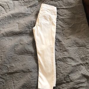 Silver Suki Capri White W26